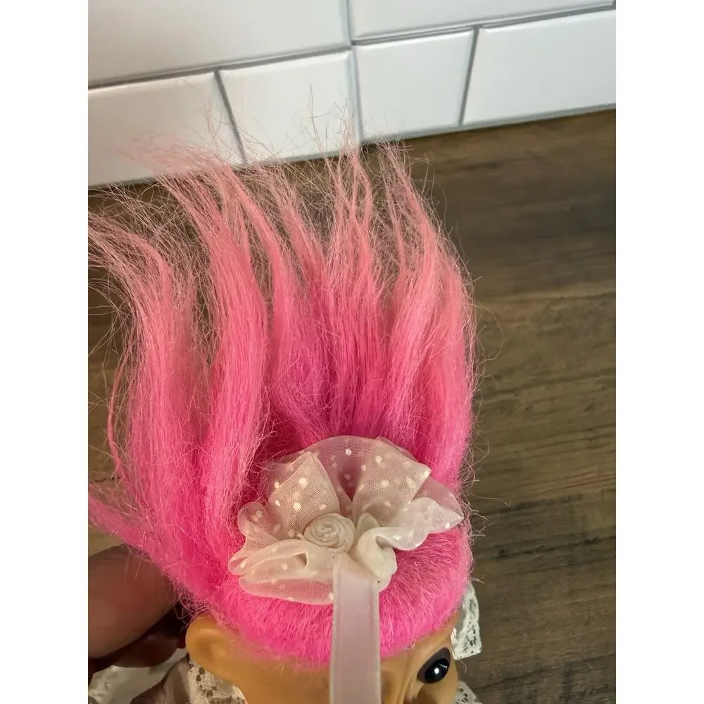 VTG Russ Berrie Pink Hair Bride Troll Doll 18315 White Lace Wedding Dress